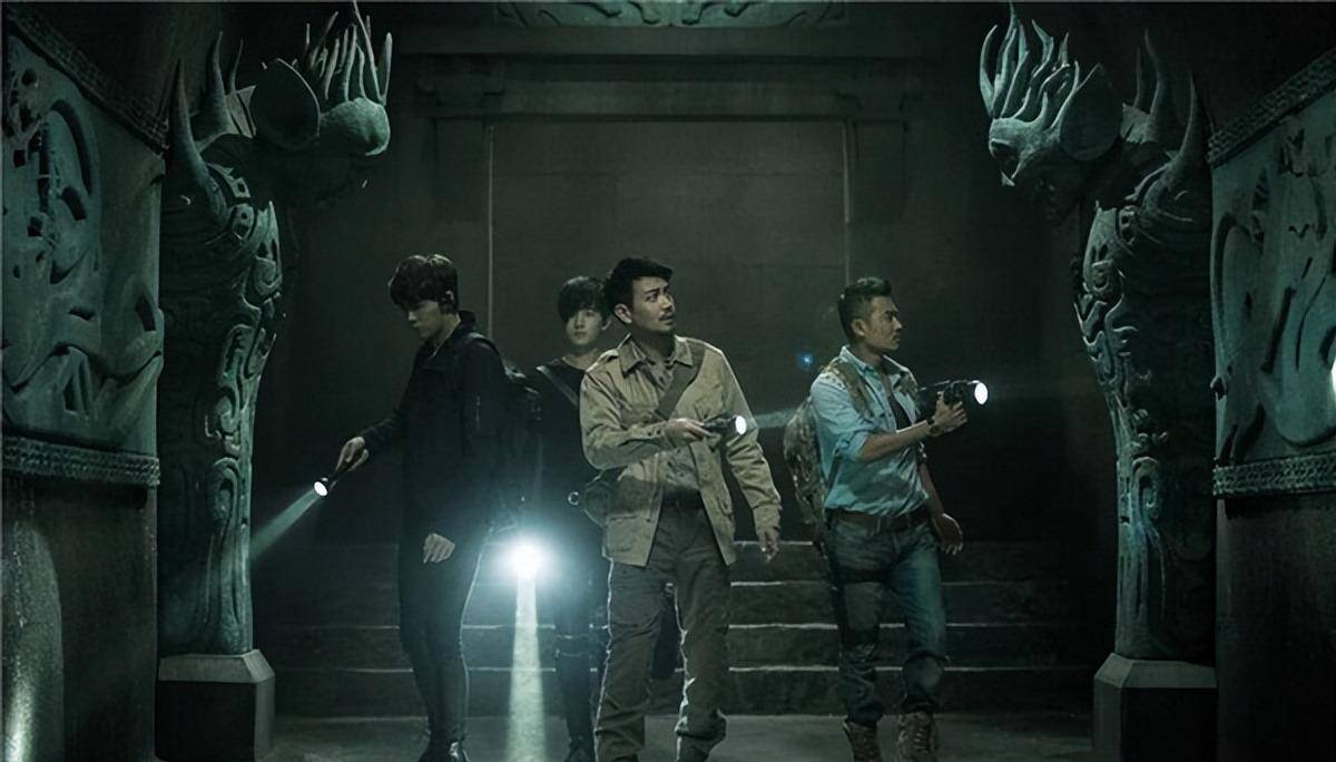 随着《盗墓笔记》的出现,一股盗墓文化被掀起了,人们都把目光集结到了