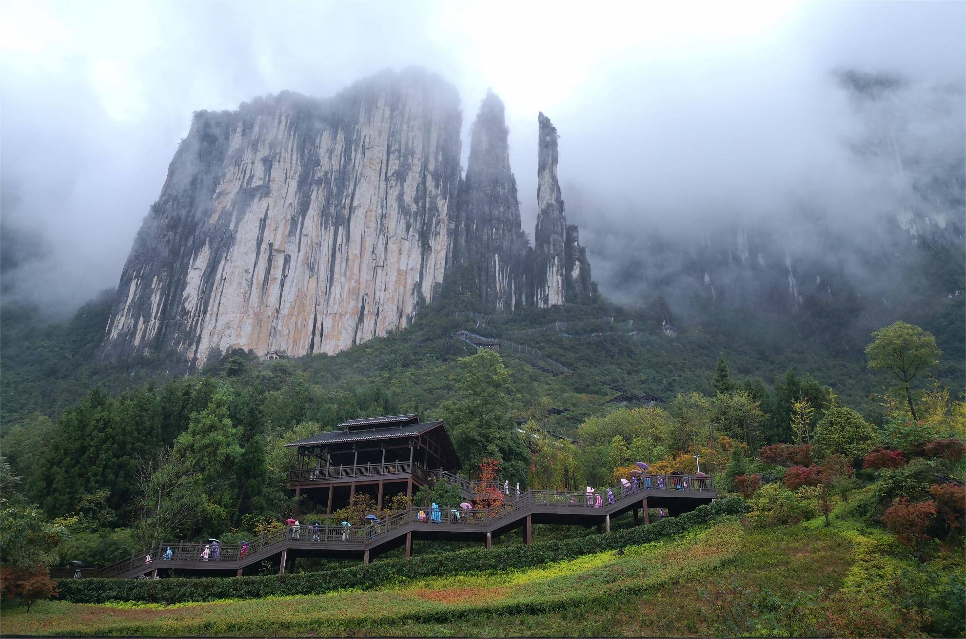 到恩施旅游必去的地方,去恩施旅游必玩景点_游客_魅力_风景