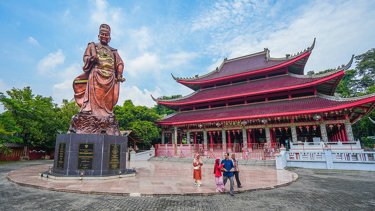 原创印尼的三宝垄有座为郑和所建的历史庙宇群此城市也因他而命名