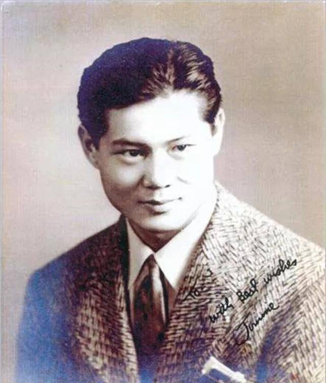 严镜海是美国武术名家为何自降身份拜小自己20岁的大学生为师