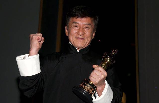 原创成龙为儿子取名房祖名认祖归宗可不肖子却因吸毒而锒铛入狱