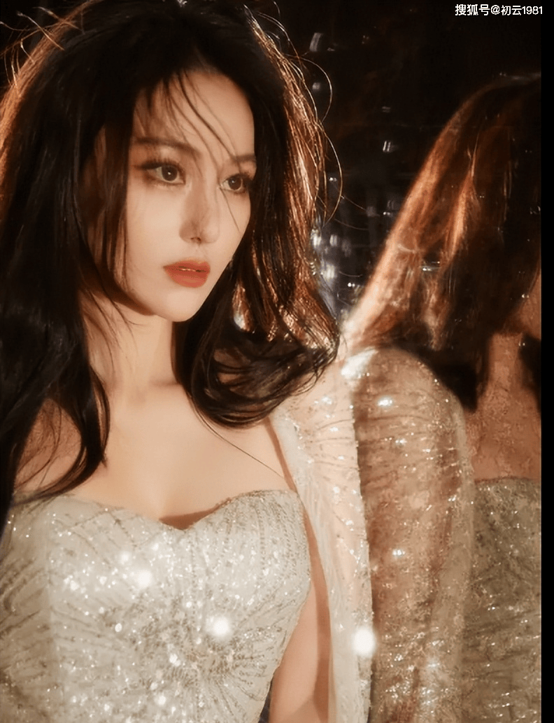 气场炸裂女神张馨予性感身材尽显迷人风采