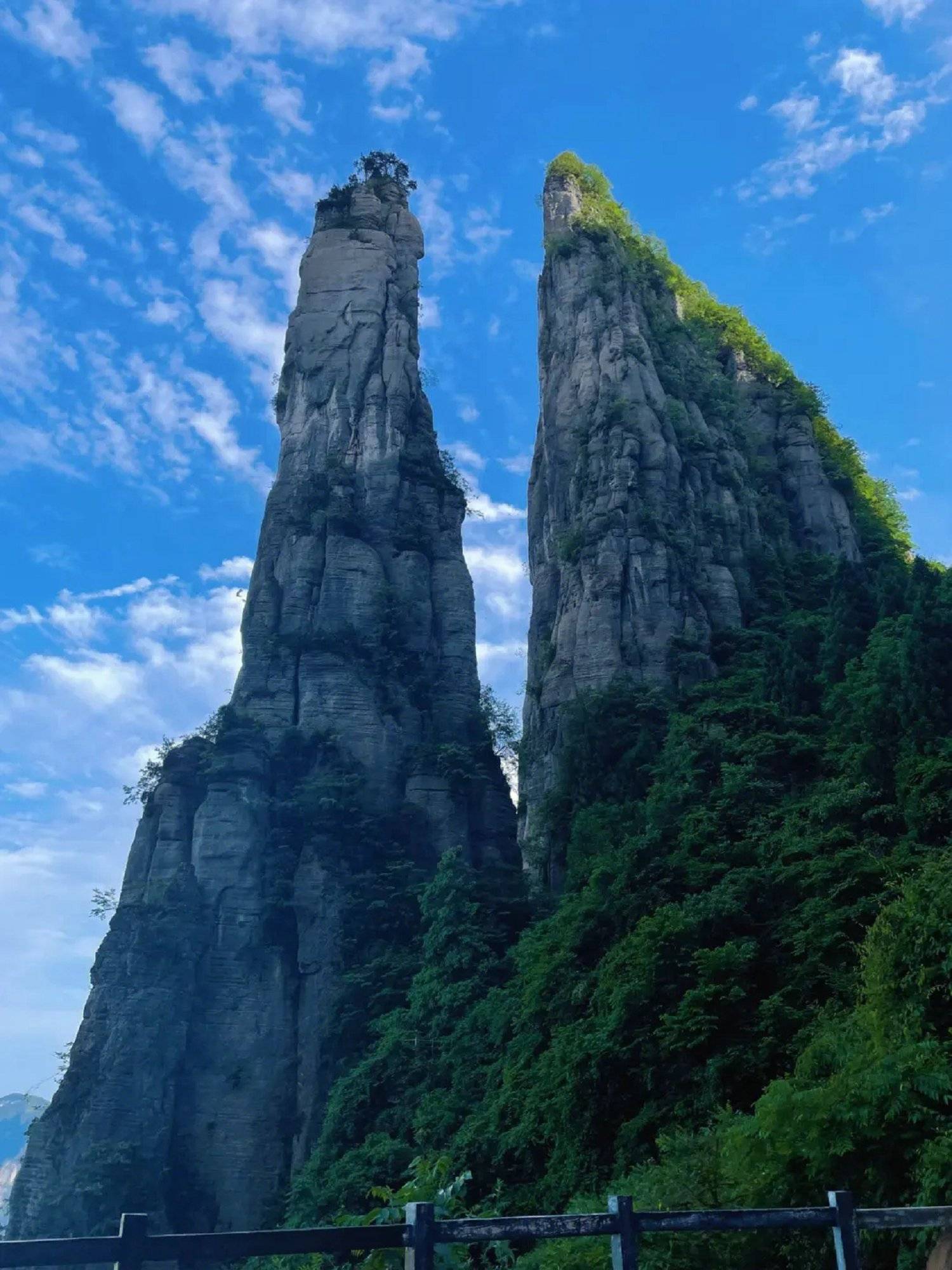 这里既有雄伟壮观的恩施大峡谷,又有如诗如画的清江画廊.