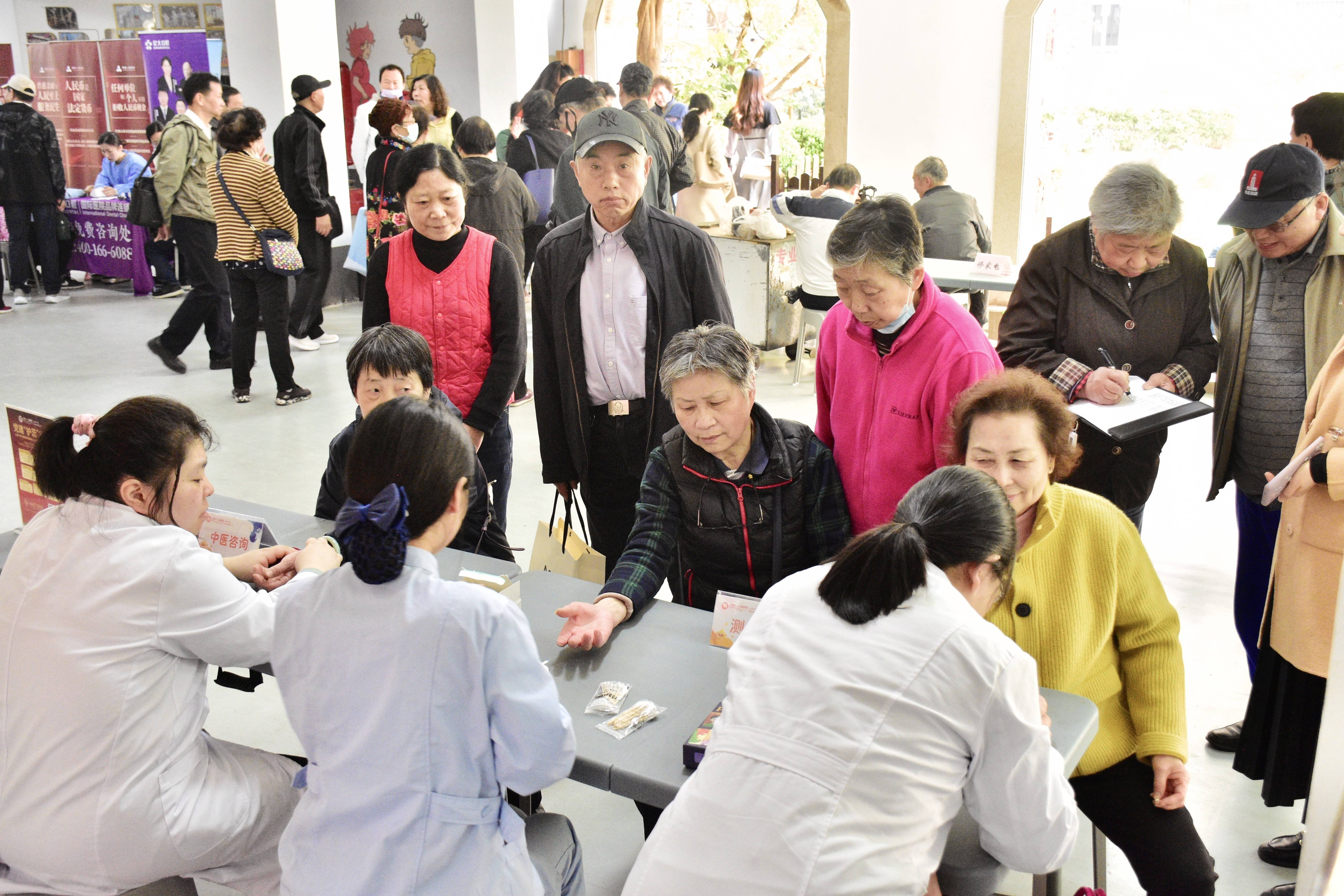 健康相伴，情暖永顺—上海六一儿童医院义诊活动走进社区