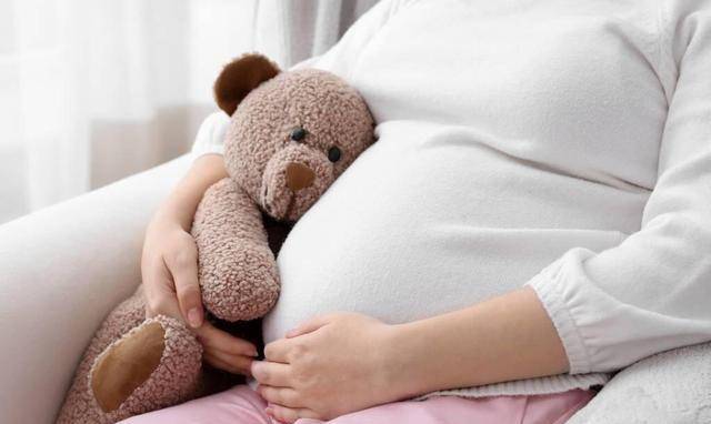 原创2021年湖北女子丧子瘫痪离异后嫁给闺蜜儿子闺蜜变婆媳