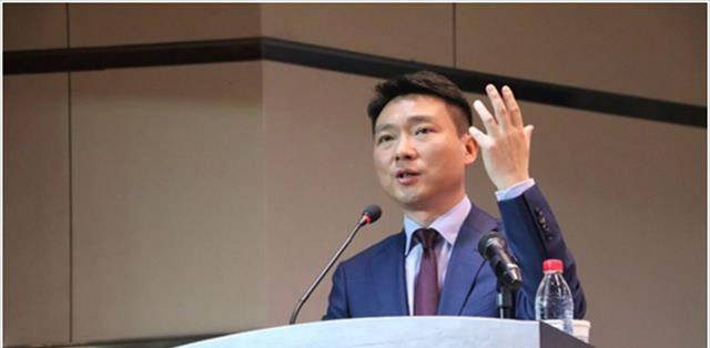 原创康辉结婚22年没要孩子坦言愧对父母如果重来会选择早要孩子