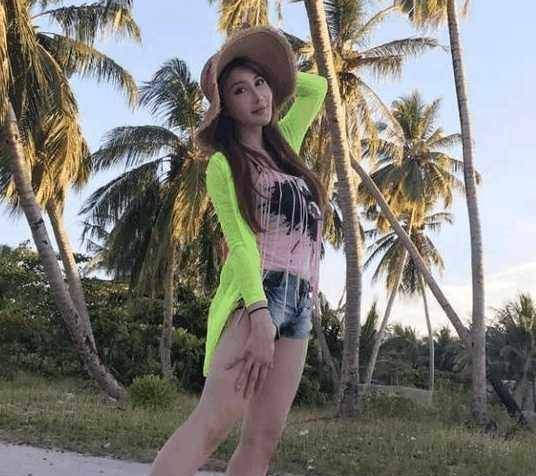 "中国女版李小龙"因拍戏一夜瘫痪,如今脸僵似丧尸,49岁无人敢娶_杨丽