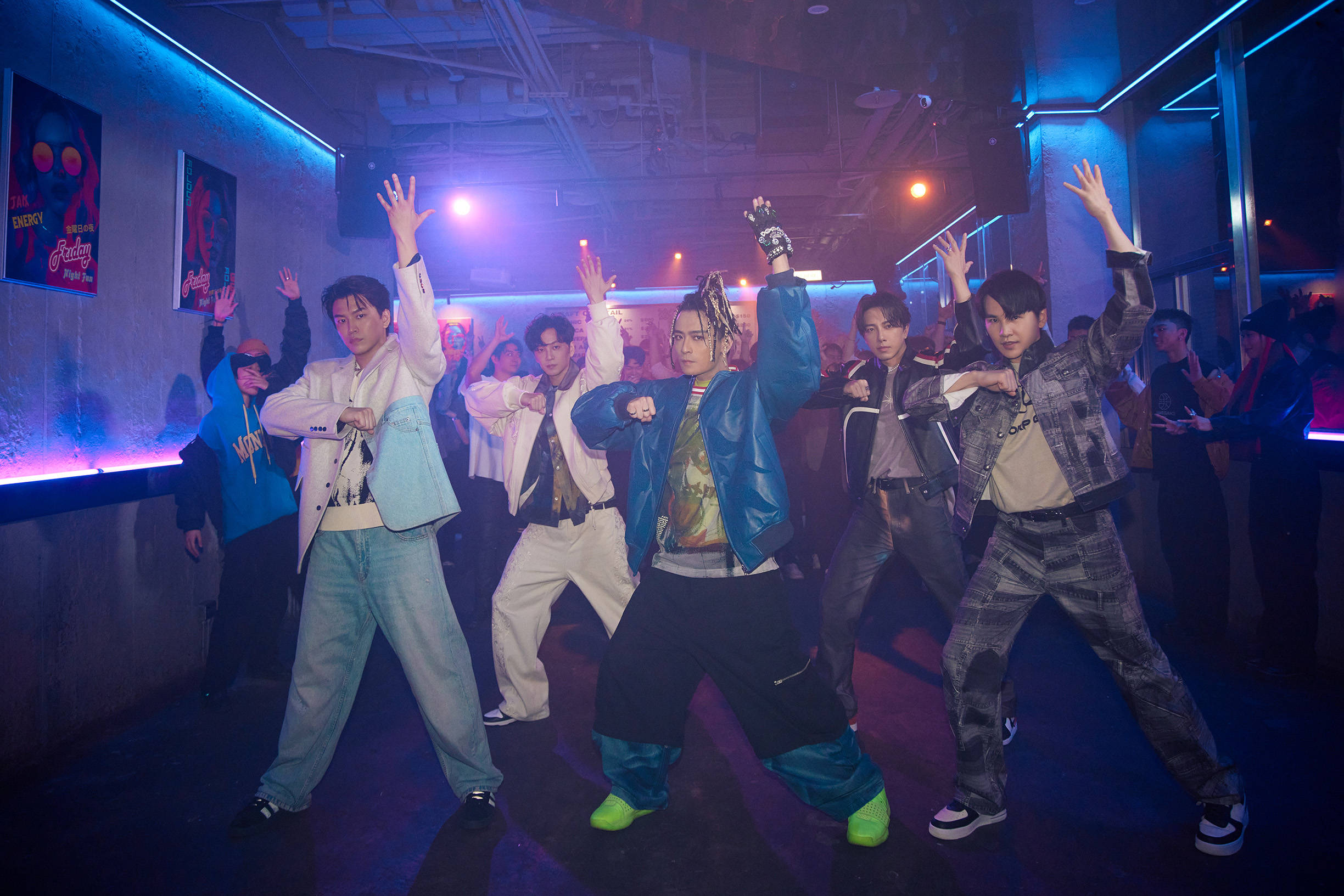 energy最新洗脑舞曲星期五晚上挑战e16蹲