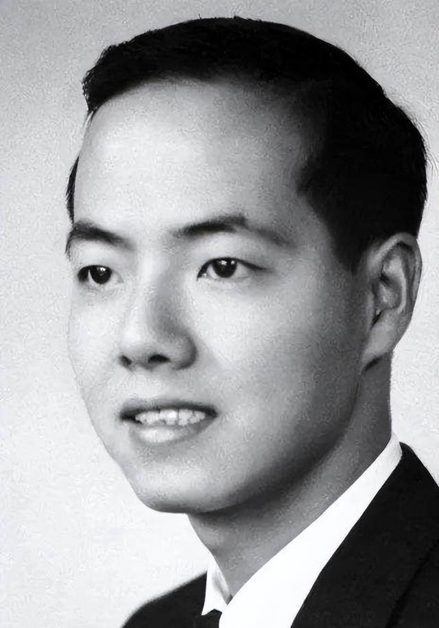 就这样,这个学生成功引起了叶企孙的注意,于是,在课后叶企孙特地去