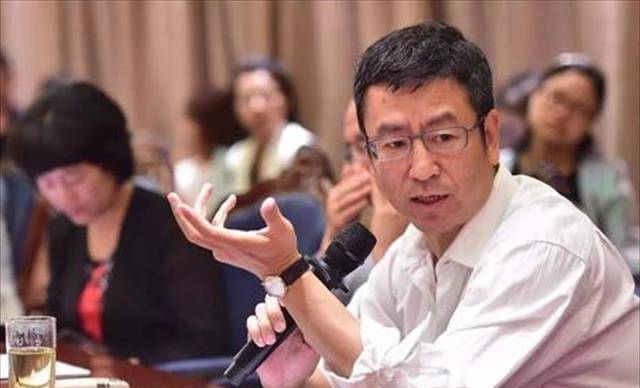 原创王朔谈白岩松骨子里的做作白岩松我绝不还嘴除非骂我妈