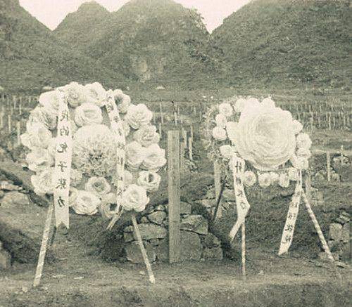 师长似乎经历了人生最痛苦,最漫长的时间,他的身体陡然晃动,表情挣扎