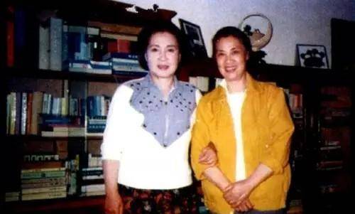 原创秦文和姐姐秦怡一样漂亮跟姐夫有段情丈夫照顾她活到80岁