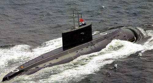 原创6年前372潜艇事件突坠300米180秒逃生冒死甩掉外军反潜跟踪