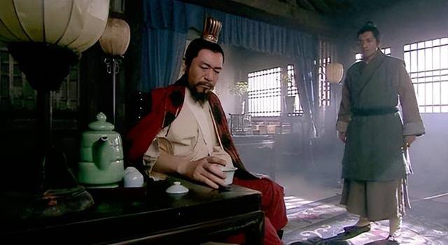 老太爷的手里,结果祝家三子——祝彪竟然当着杜兴的面把信件给撕毁了