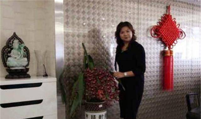 原创美容一次花百万燕窝当水喝曾经的厦门亿万富婆后来怎样