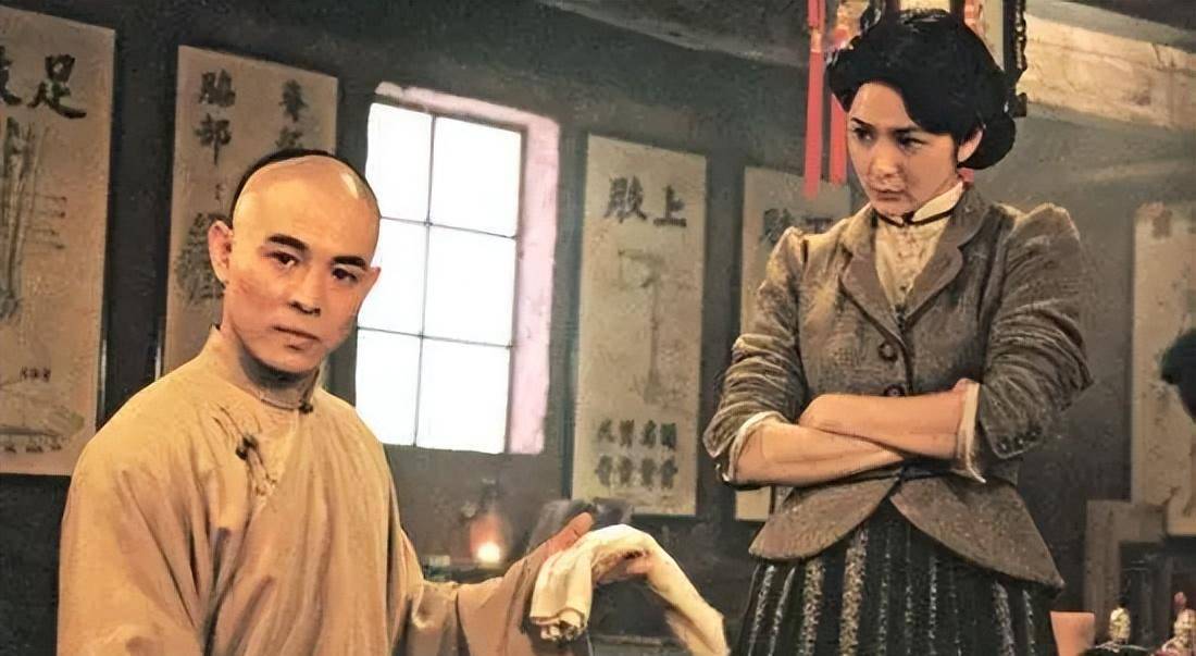 原创黄飞鸿59岁迎娶19岁娇妻死后家人无钱安葬出名全靠徒子徒孙