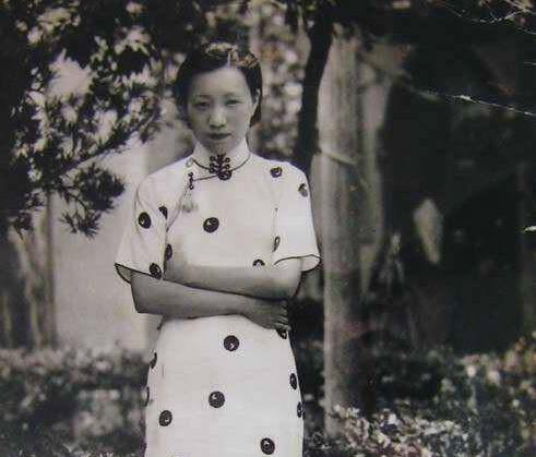 暗恋表姐到17岁,21岁娶到她,婚后8年却带洋女人回家_邵洵_佩玉_项美丽