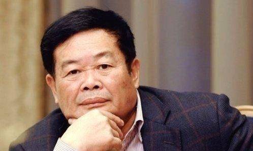 曹德旺,1946出生与福建福清市,福耀玻璃集团创始人,董事长.