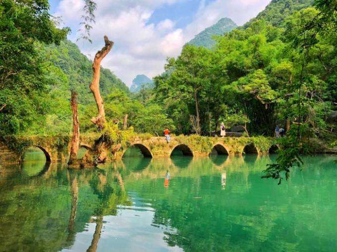贵州旅游5天四晚梵净山旅游景点推荐贵州旅游5日游怎么玩更省钱看完就