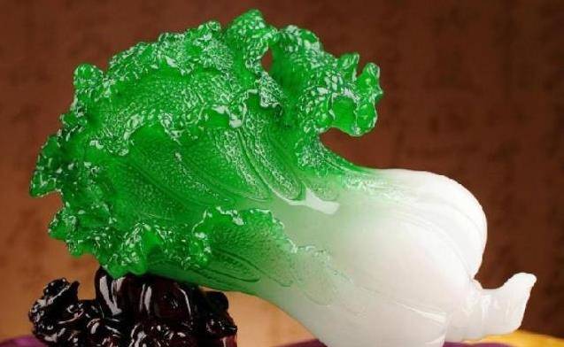 原创河南老农锄地意外挖出一颗玉白菜专家上交奖励500元