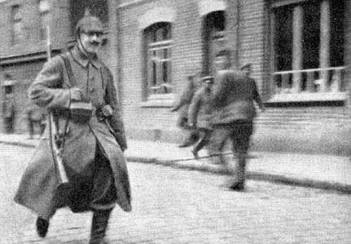 原创希特勒明明当了12年元首为何直到他去世仍只是下士原因很现实