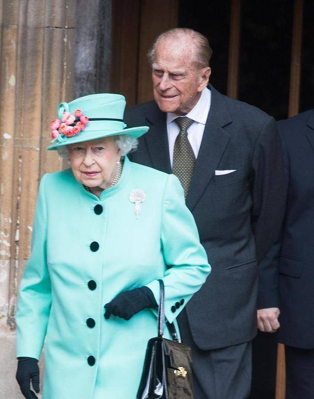 菲利普亲王和英国女王图片