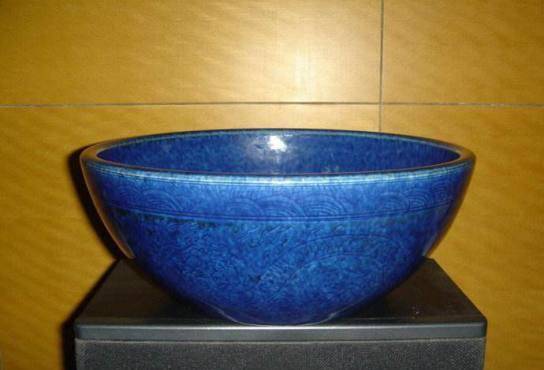 揭国家一级文物洒蓝釉钵明代留下3个碗其中一件只卖了80元
