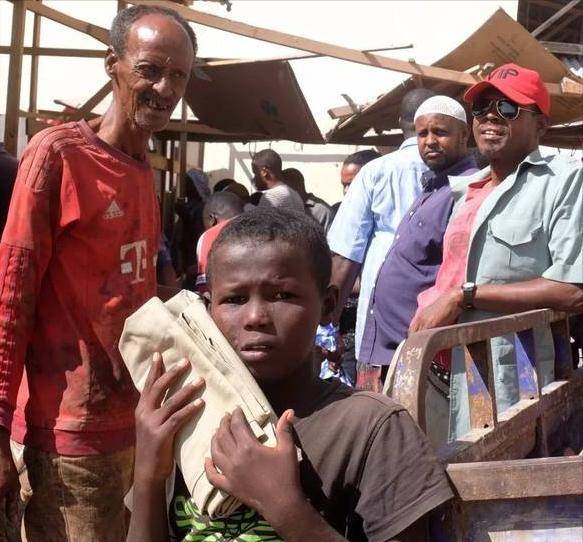 索马里海盗如此猖獗为何各国护航军队只是驱离而不直接击毙呢