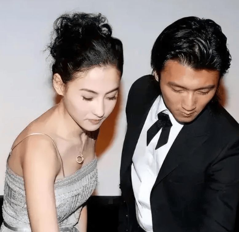 张柏芝最大仇敌让她三年怀孕五次流产四次的男人是谁