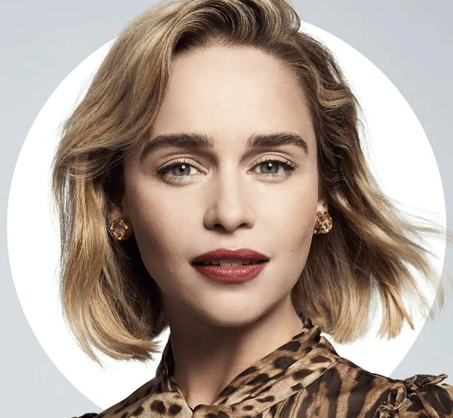 艾米莉亚克拉克惊艳亮相颜值身材双绝人间极品引爆眼球