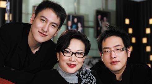 影后为替丈夫还债再入娱乐圈被债主追求为其生子成为百亿富豪
