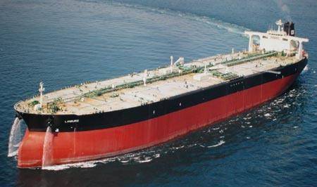 15万吨巨轮在别国搁浅输血船面临危机障眼法即将败露