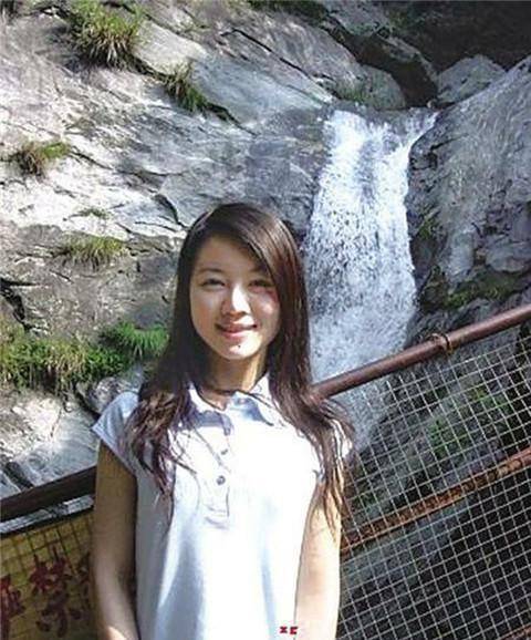 原创湖北最美女孩因救人仅29岁牺牲学校以她命名葬礼上万人送行