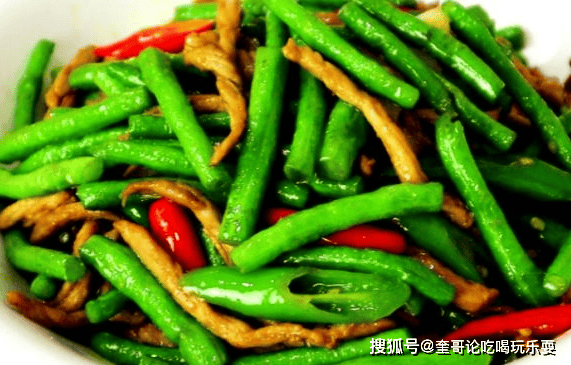 香辣过瘾，干锅豆角的家常做法，新手也能轻松搞定！