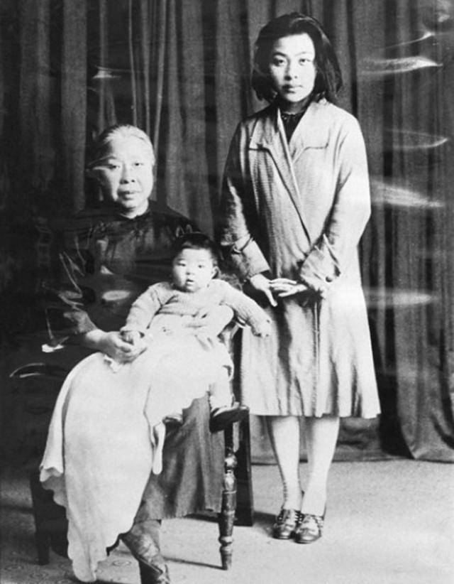 她是首个到延安的文人,曾和两男同居3年,最终爱上小13岁下属_丁玲