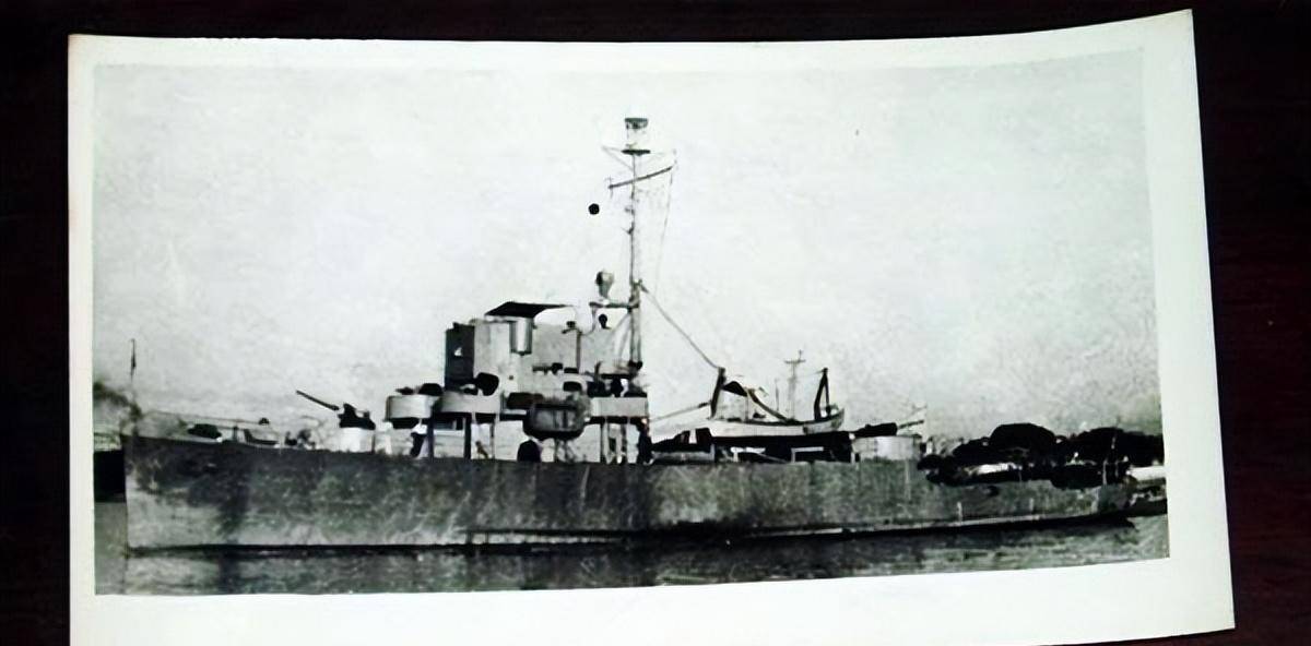 ",便带着两艘炮舰回舟山去了.