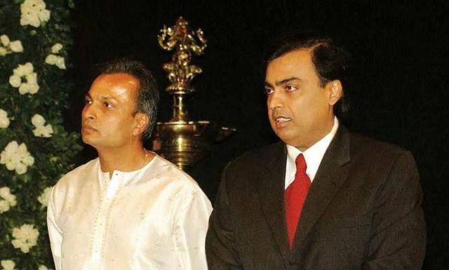 印度首富真无情,为博美人一笑豪掷千金起高楼,亲弟弟欠债却不管