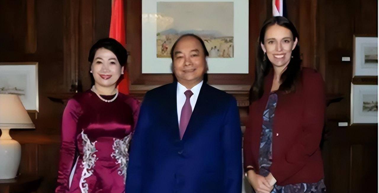 越南第一夫人:天生一张旺夫脸,儿女双全,致力发展丝绸文化_陈月秋