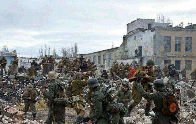 兵临城下,红场阅兵后直接开赴战场的莫斯科保卫战