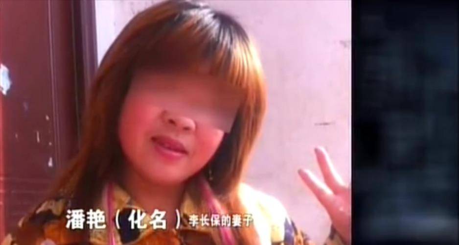 2014年2月5号,潜江水陆派出所里传来激烈的争吵声,方才前来报案的奇怪