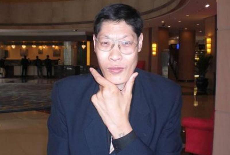 22年前,身高2米42的张俊才娶了1米65的妻子,如今怎么样了