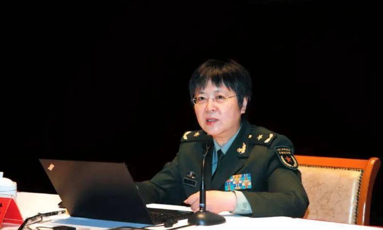 女英雄陈薇,丈夫甘居二线,包揽30年家务:做家务是对她才能浪费