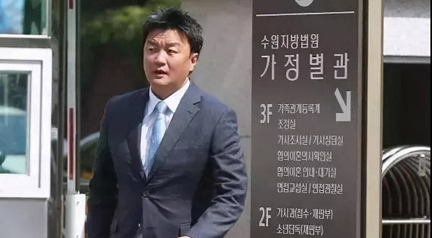 李健熙见姑爷不是个学习的料,总不能让他重新回去当保镖吧?