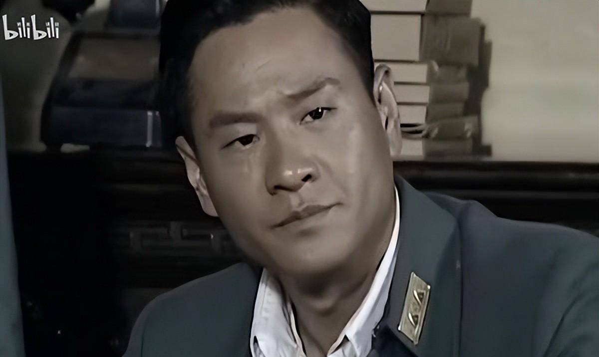 电视剧《中天悬剑》中的王劲哉最后提一下1934年11月在甘肃脱离杨虎城