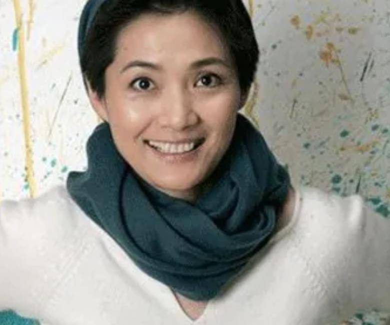 2012年李婷患癌去世,葬礼上前夫张子健悲痛不已,亲弟着急分遗产