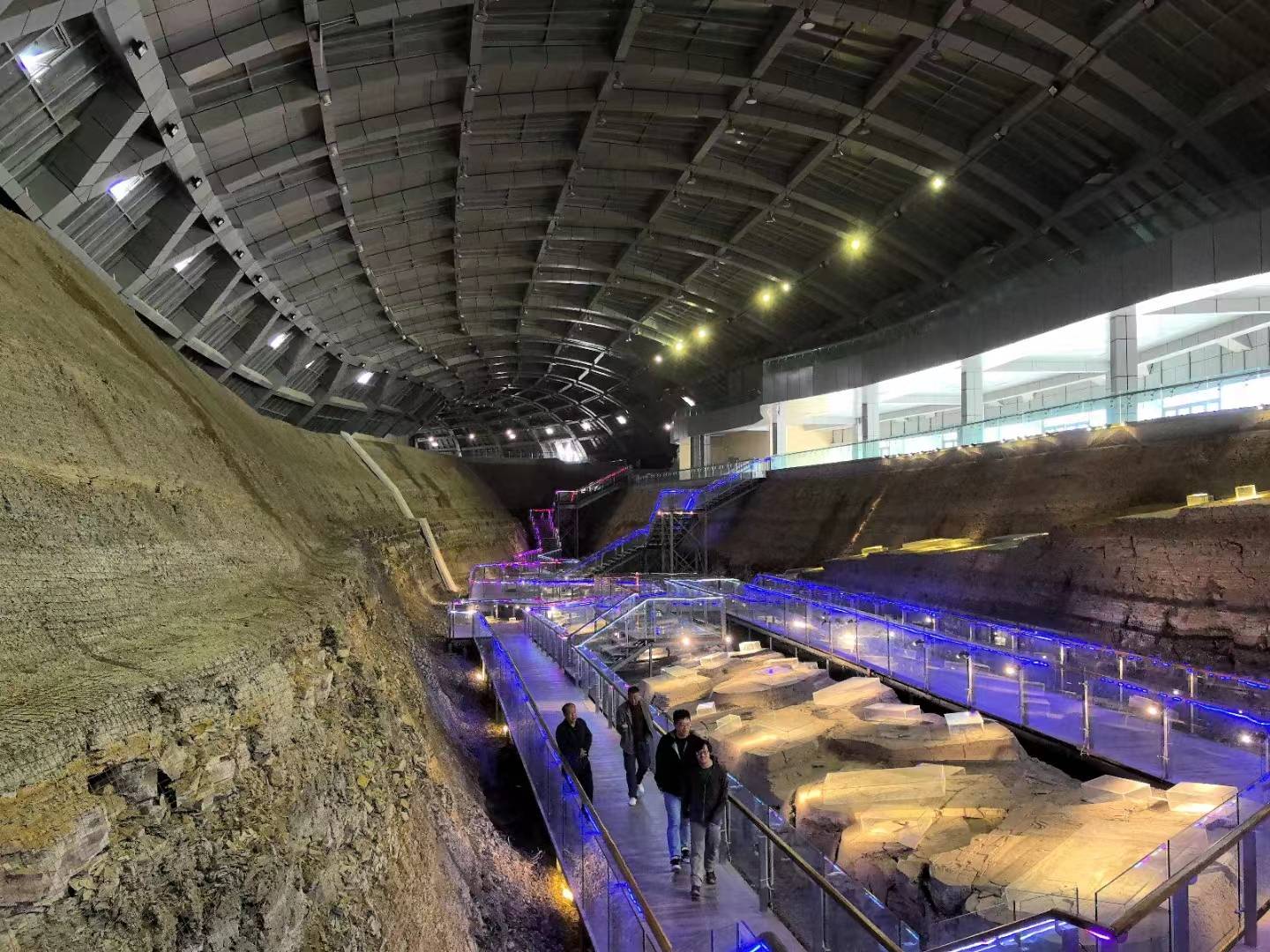 却因1亿年前的"鸟"名扬世界,成就了中国旅游名城_化石_朝阳_龙城