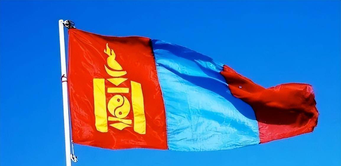 蒙古国旗要知道,在苏联时期,蒙古国对中苏两国的态度,可谓是相当恭敬