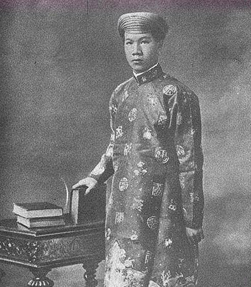 越南末代皇帝结局比溥仪还差,皇后却比婉容漂亮_阮福_法国_中国