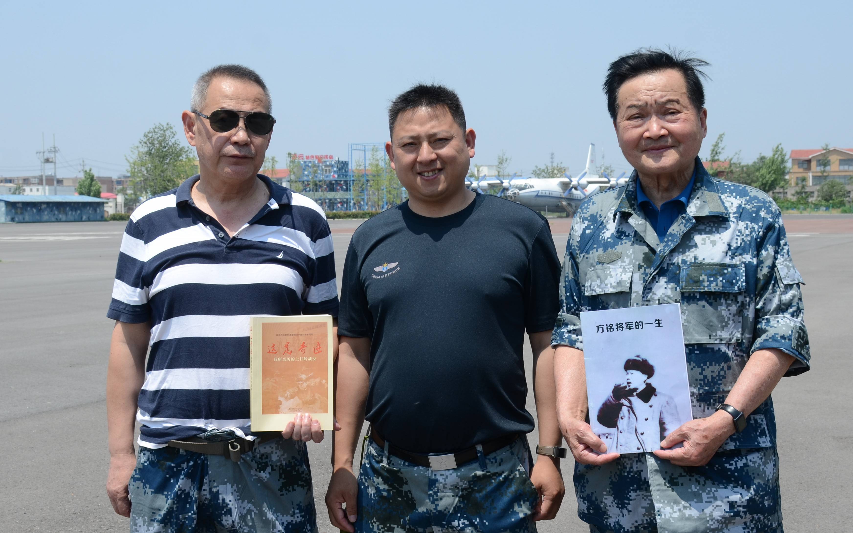 空降兵老前辈子女走进开封伞塔基地追寻红色足迹传承红色基因