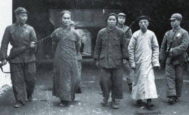 此国军上将解放前问他年龄言蒋委员长同庚,解放后说朱总司令同岁